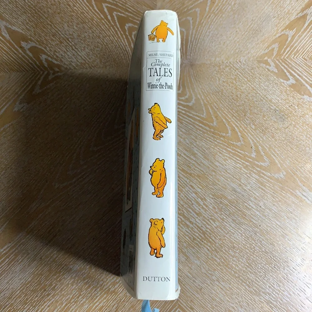 A.A. MILNE The Complete Tales of Winnie the Pooh 334 Page Children’s Book